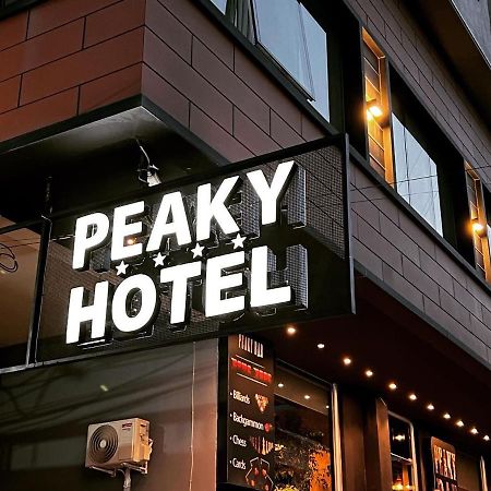 Peaky Hotel Durrës Buitenkant foto